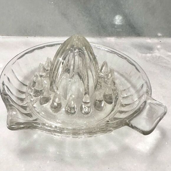 Vintage Glass Citrus Orange Lemon Lime Juicer Clear Ribbed Squeezer Reamer - Picture 1 of 3